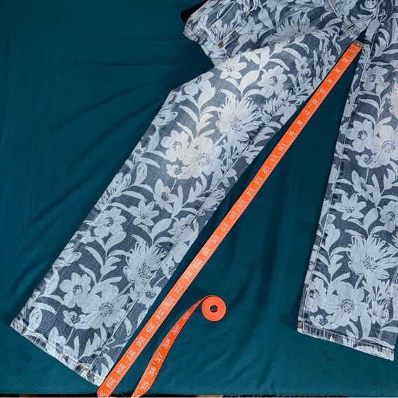 Pilcro by Anthropologie Slim Boyfriend Jeans size 27 - Picture 3 of 7